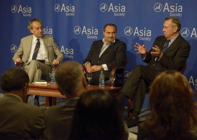 Hamid Biglari (L), Ambassador Hossein Mousavian (C), and Gary Sick (R) discuss U.S.-Iran relations at Asia Society New York on Tuesday, June 3, 2014. (Elsa Ruiz/Asia Society)