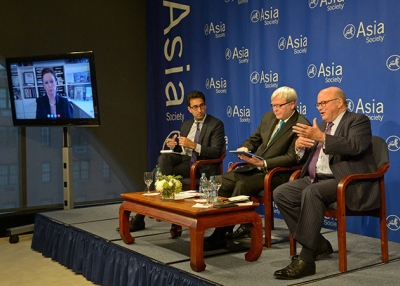(L to R) Robin Wright (via videolink), Karim Sadjadpour, Kevin Rudd, and Frank G. Wisner discuss the Iran nuclear deal on July 22 at Asia Society New York. (Elsa M. Ruiz/Asia Society) 