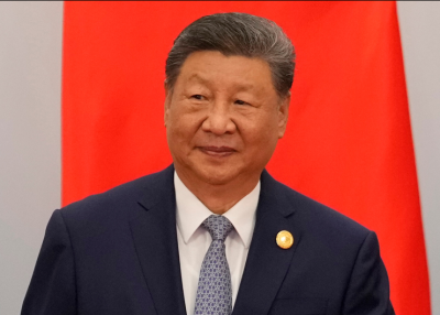 Chinese President Xi jinping attends a photo session for participants of the Shanghai Cooperation Organization (SCO) Summit 2025 at the Meijiang Convention and Exhibition Centre on September 1, 2025 in Tianjin, China.